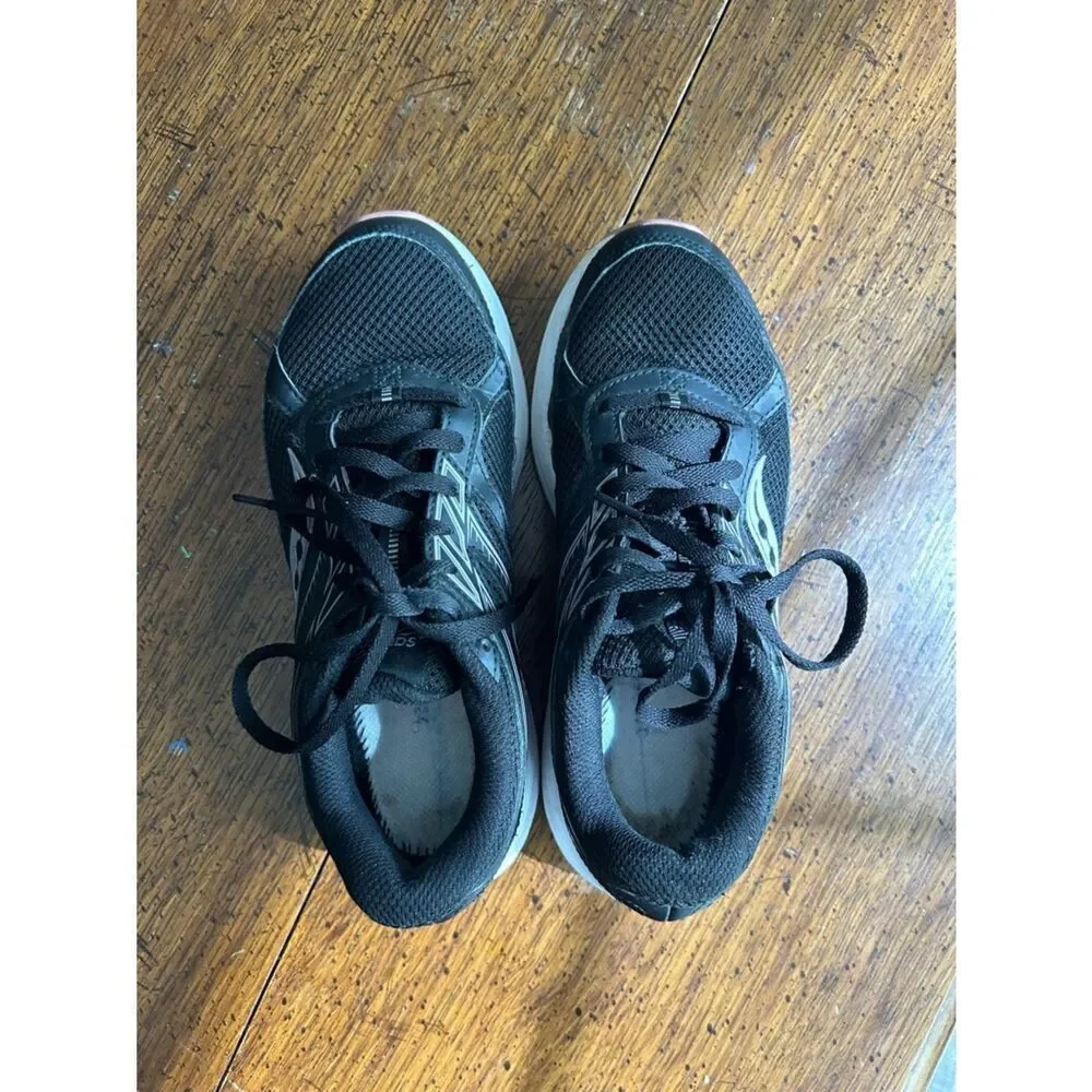 Saucony Black and White Women’s Athletic Running Shoes Sz 8 EUC S106281